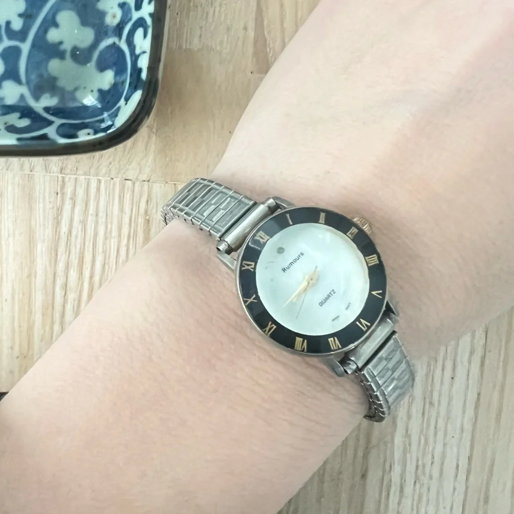Vintage rumors ladies silver tone bracelet watch NEW BATTERY